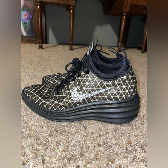 Nike Lunarlon GEO Sky High NYC New York Running Shoes Sz 7.5 Womens - Picture 3 of 10